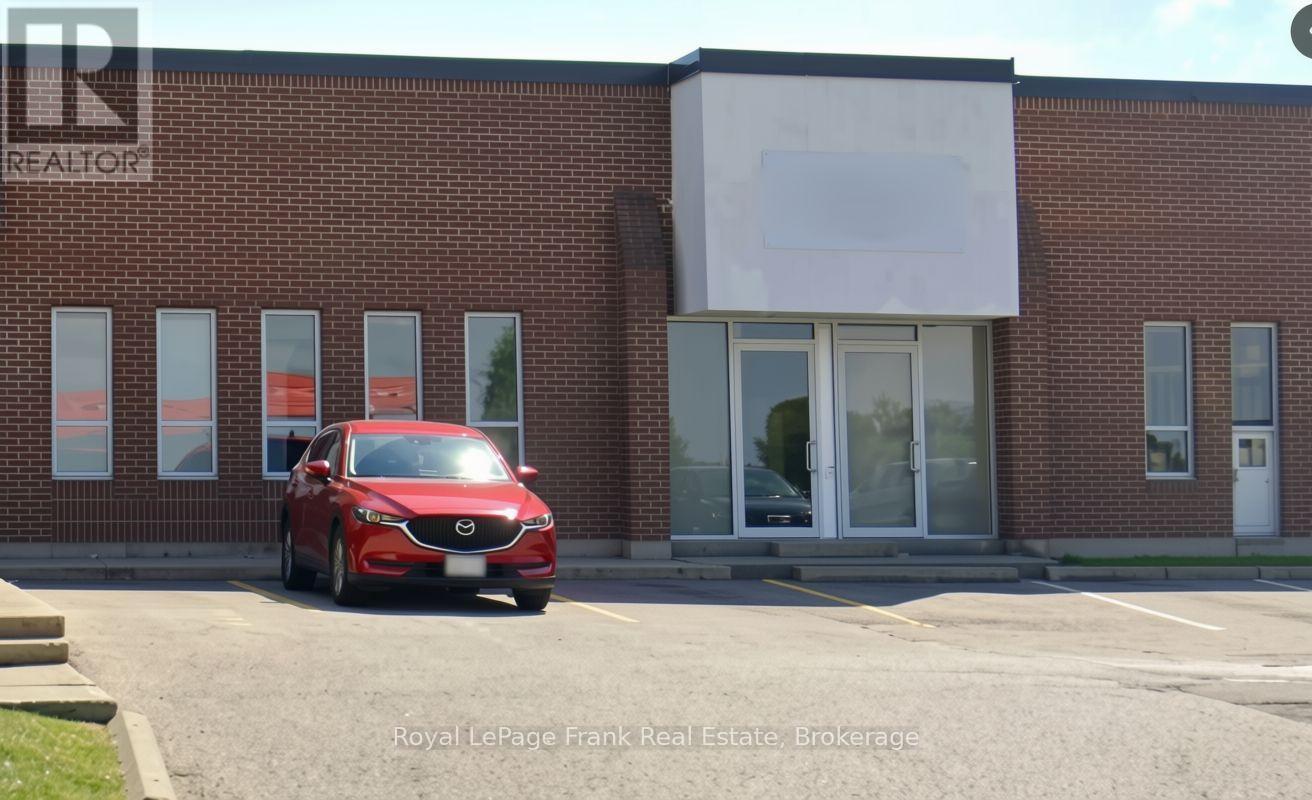 












6/7R - 1380 HOPKINS STREET

,
Whitby (Whitby Industrial),




Ontario
L1N2C3

