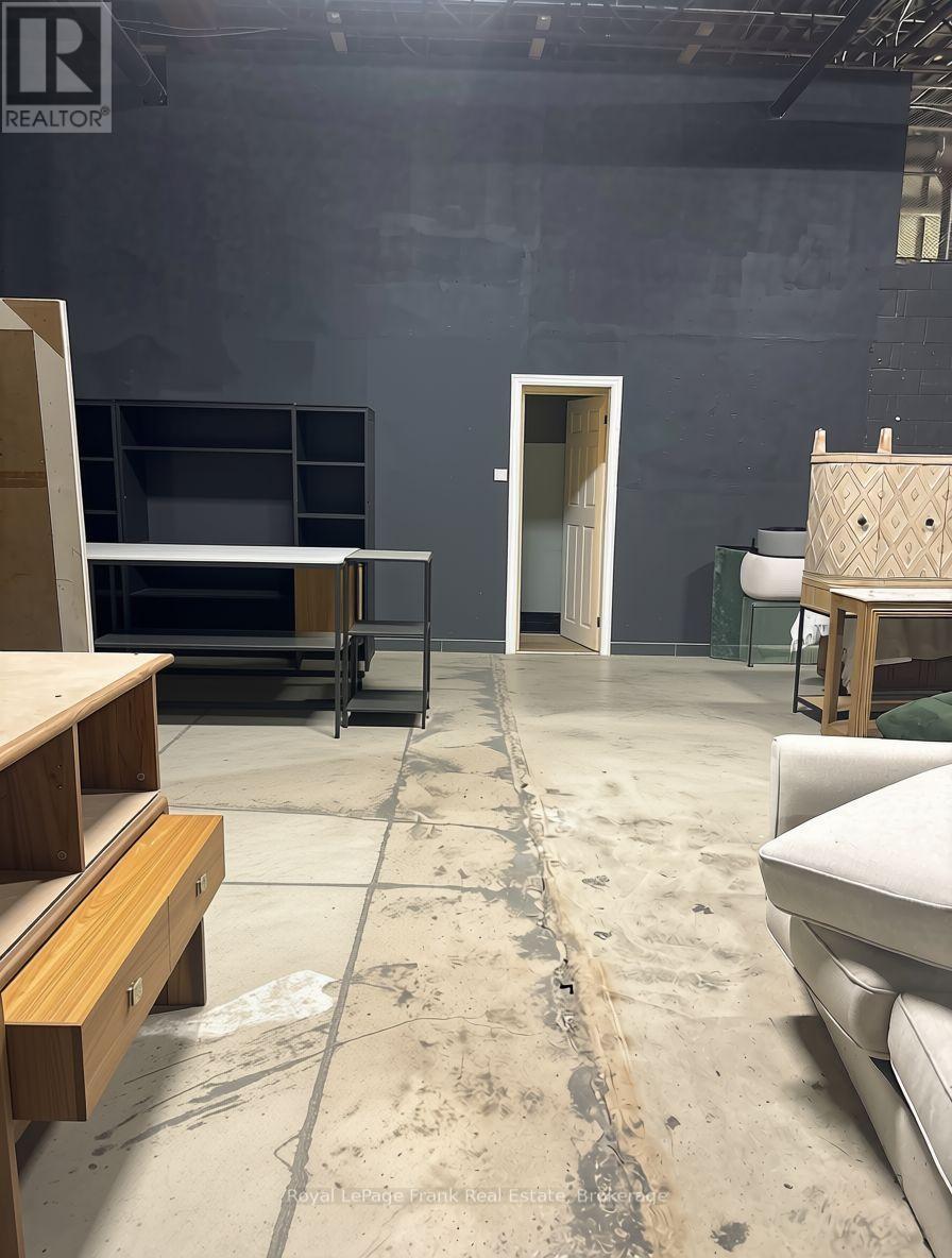 












6/7R - 1380 HOPKINS STREET

,
Whitby (Whitby Industrial),




Ontario
L1N2C3

