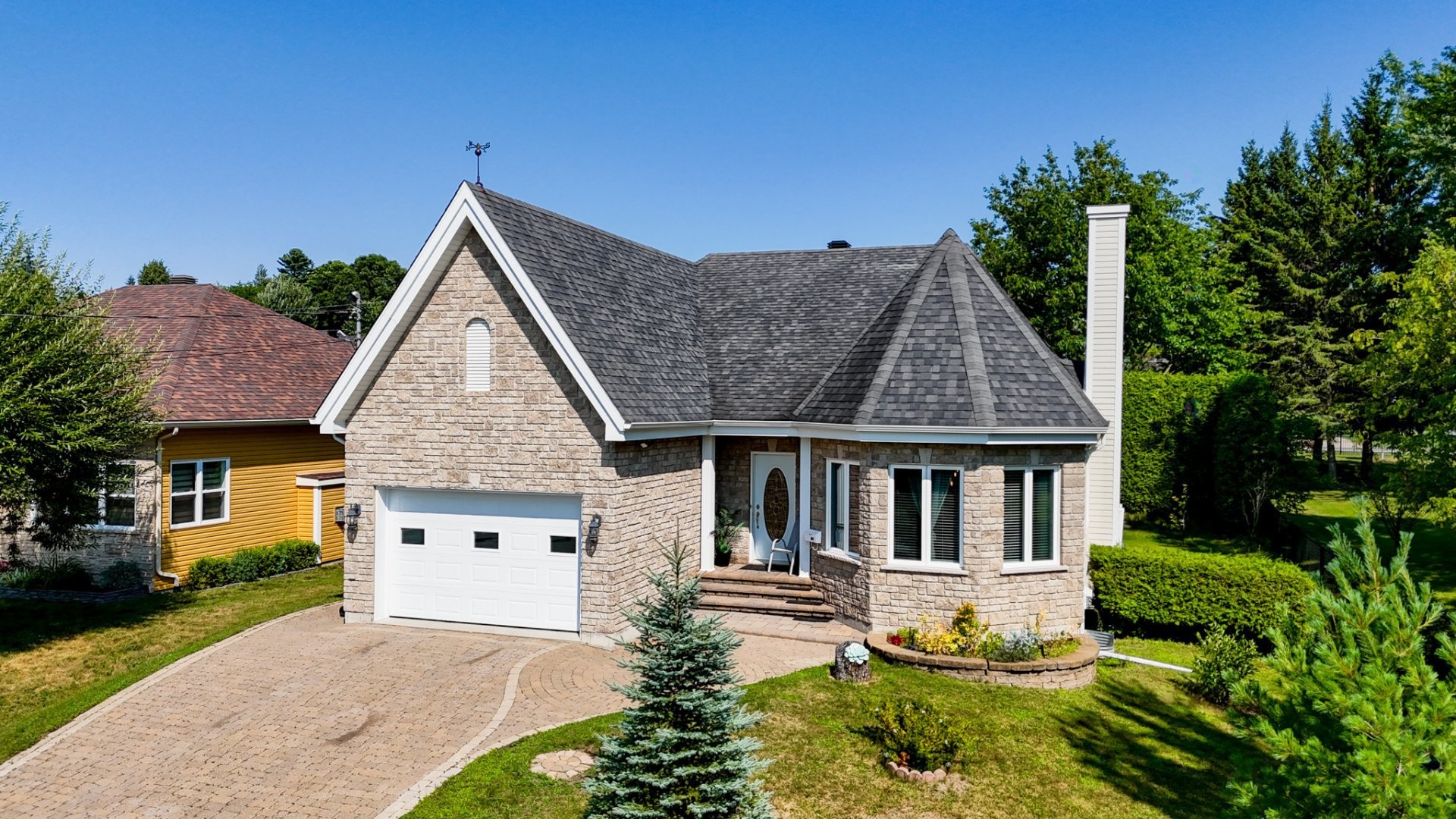 









762


Rue Genest

,
Magog,




QC
J1X4Y7


