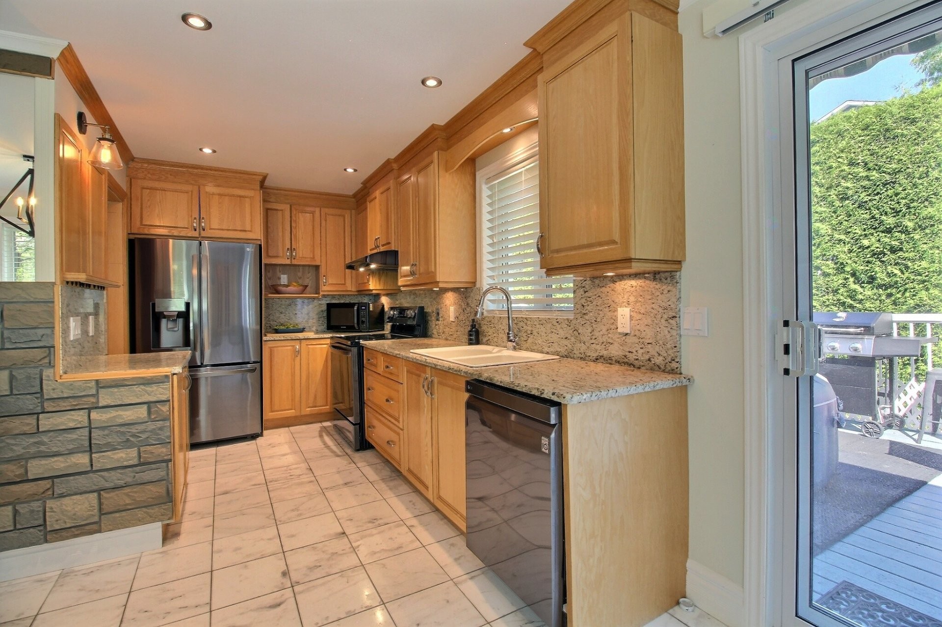 









762


Rue Genest

,
Magog,




QC
J1X4Y7

