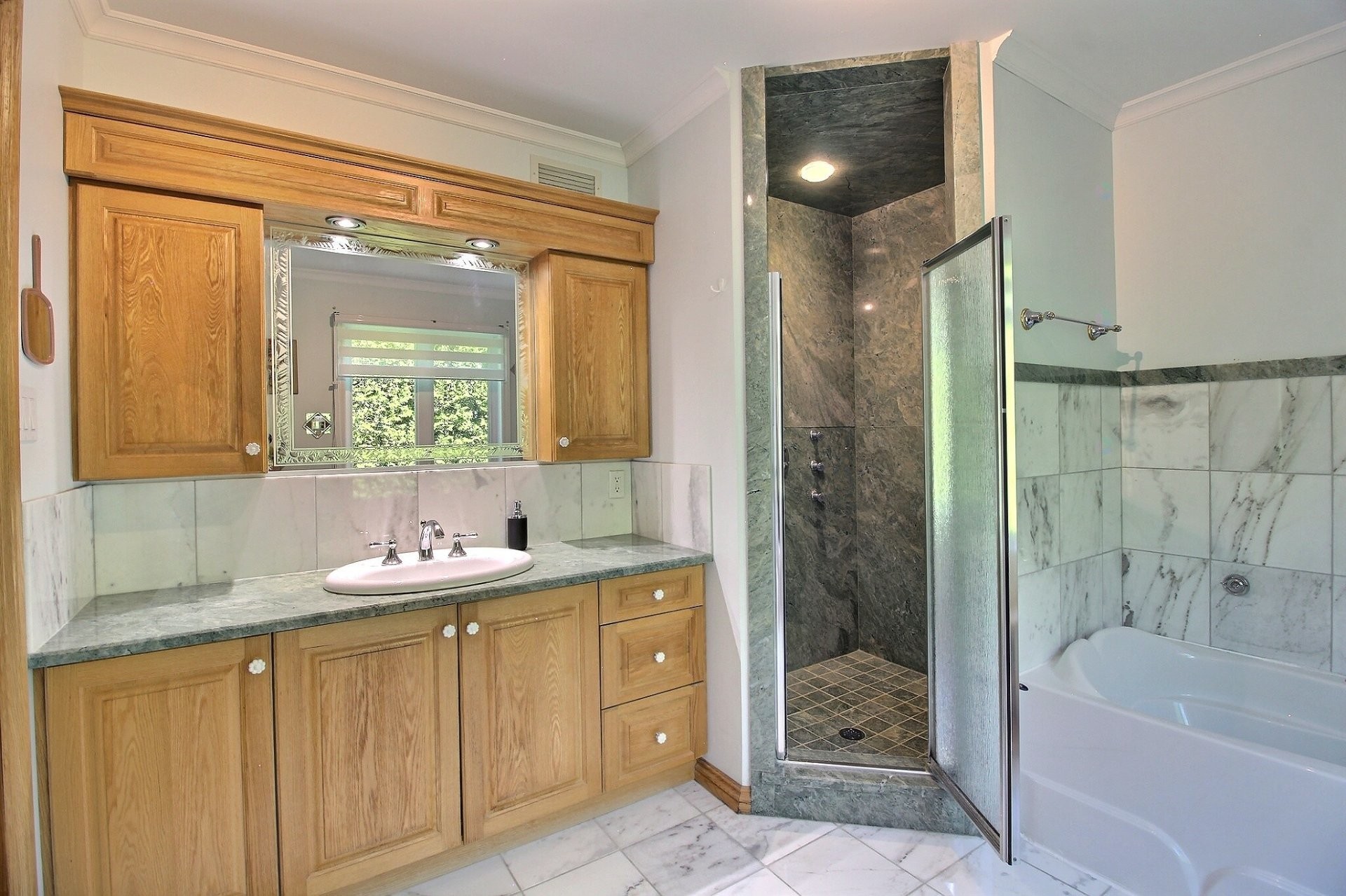









762


Rue Genest

,
Magog,




QC
J1X4Y7

