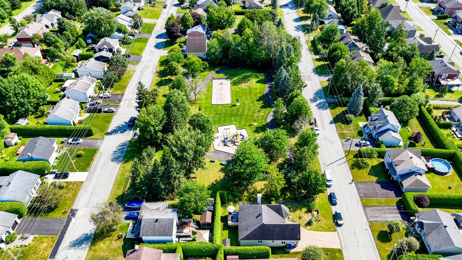 









762


Rue Genest

,
Magog,




QC
J1X4Y7

