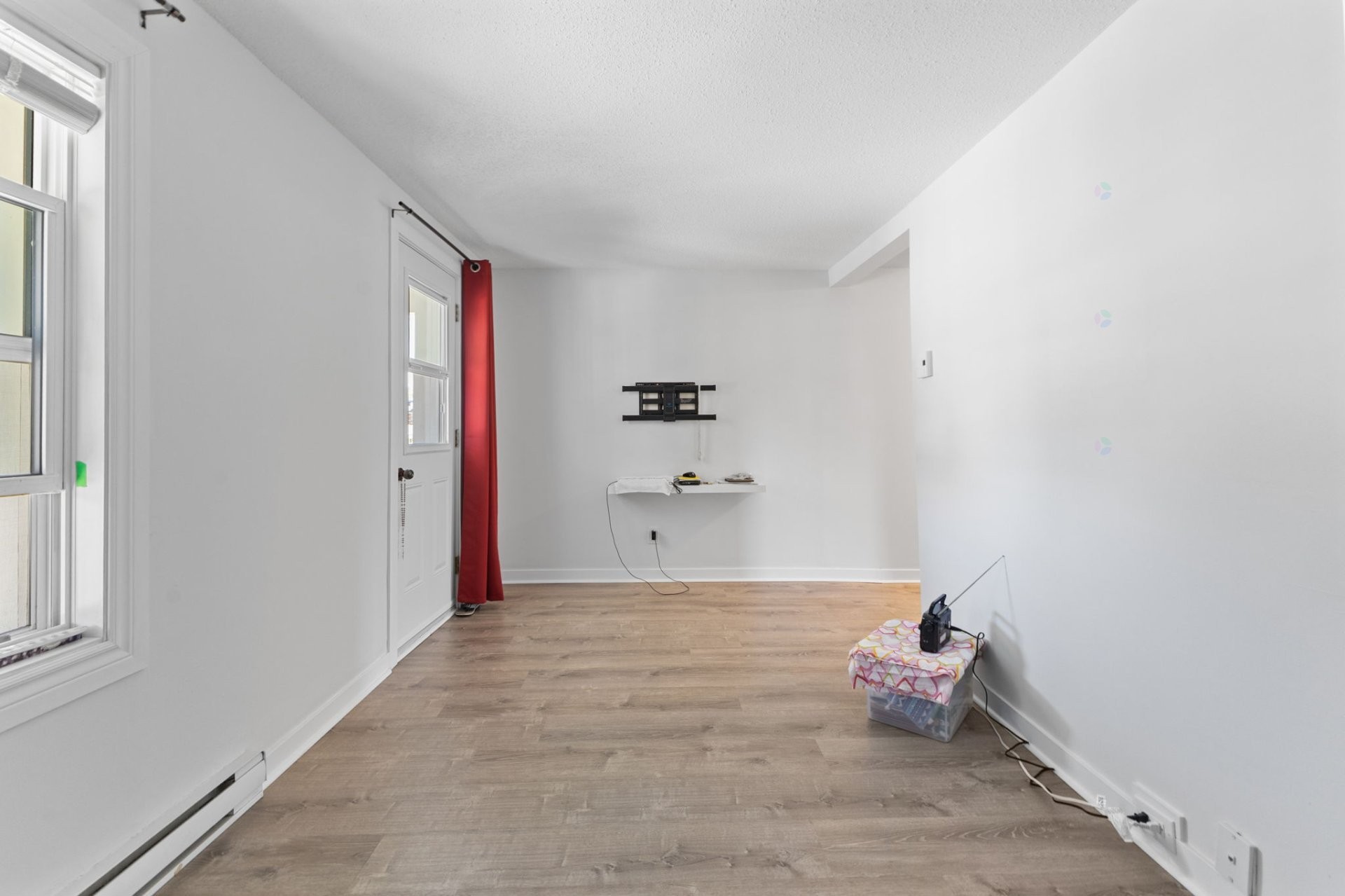 









83


Rue Wìgwàs

,
Gatineau (Hull),




QC
J8Y2W6


