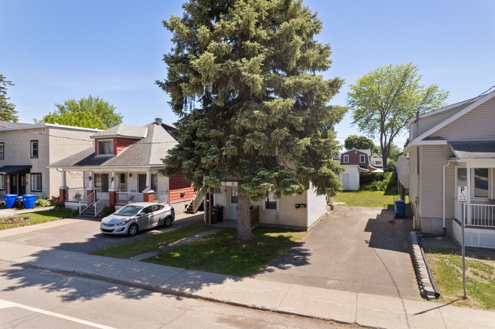 









83


Rue Wìgwàs

,
Gatineau (Hull),




QC
J8Y2W6

