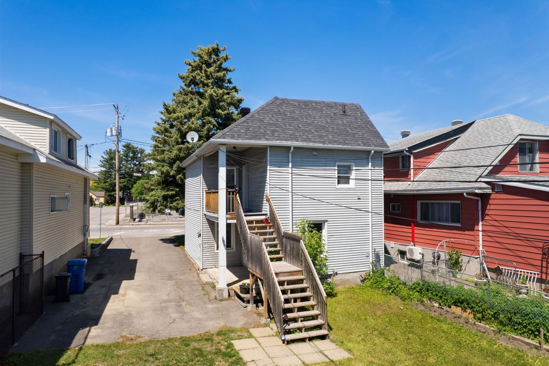 









83


Rue Wìgwàs

,
Gatineau (Hull),




QC
J8Y2W6


