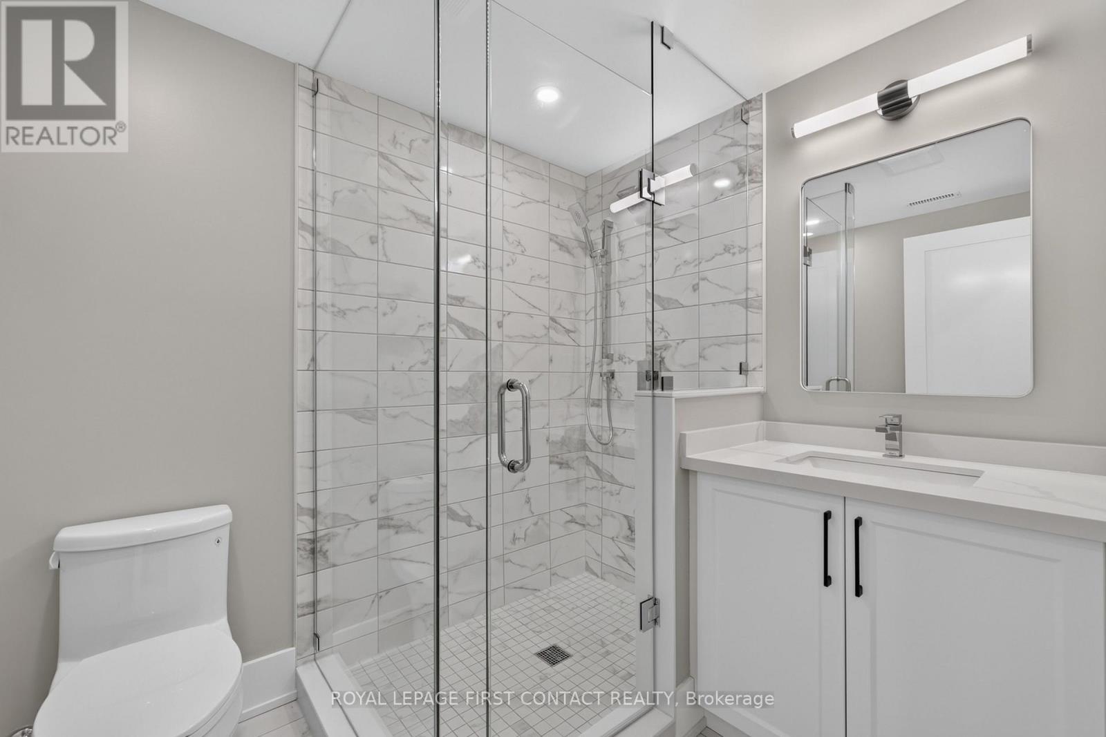 












LOWER - 933 7TH LINE

,
Innisfil,




Ontario
L9S4G1

