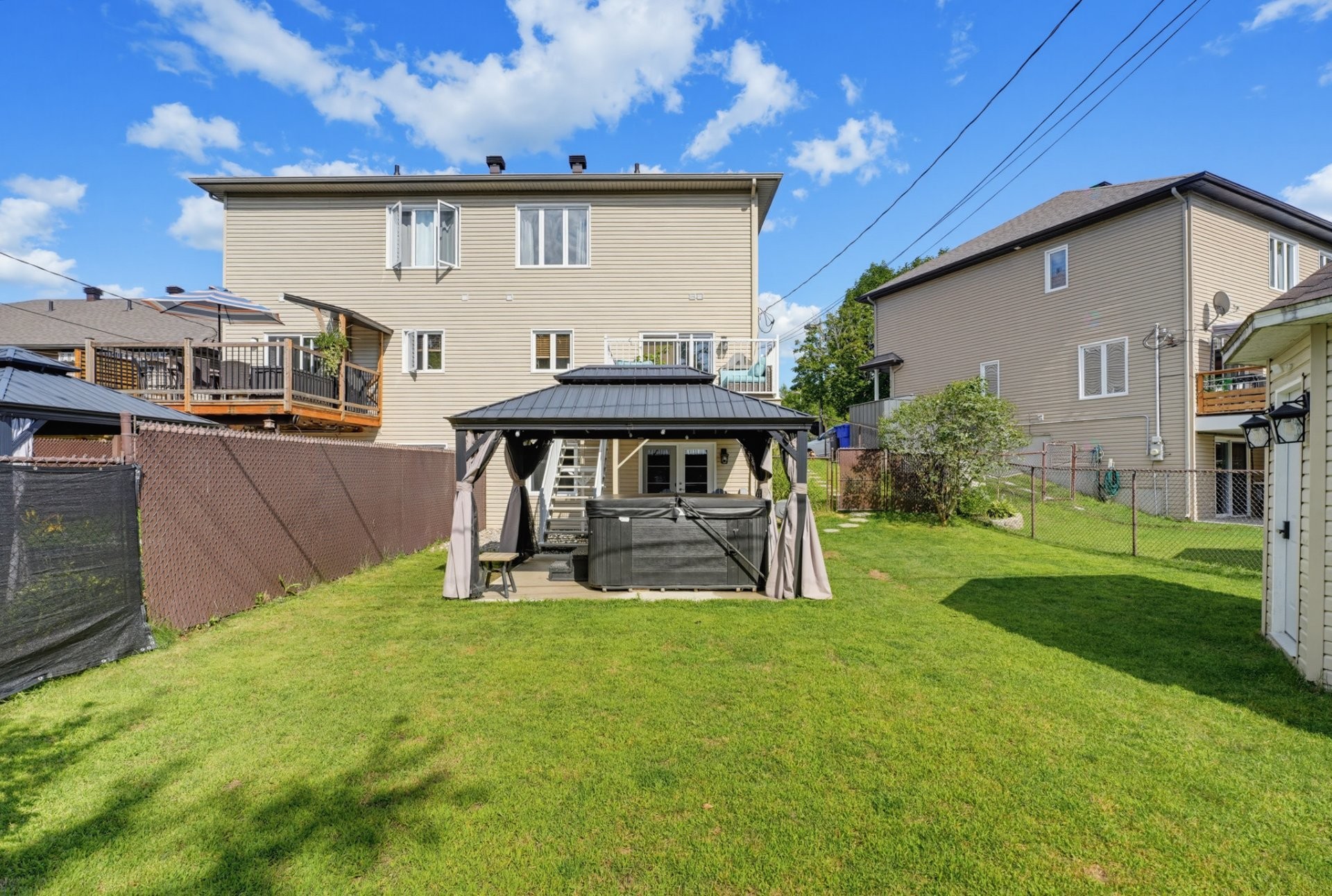 









320


Rue de Chalifoux

,
Gatineau (Gatineau),




QC
J8R2Y6


