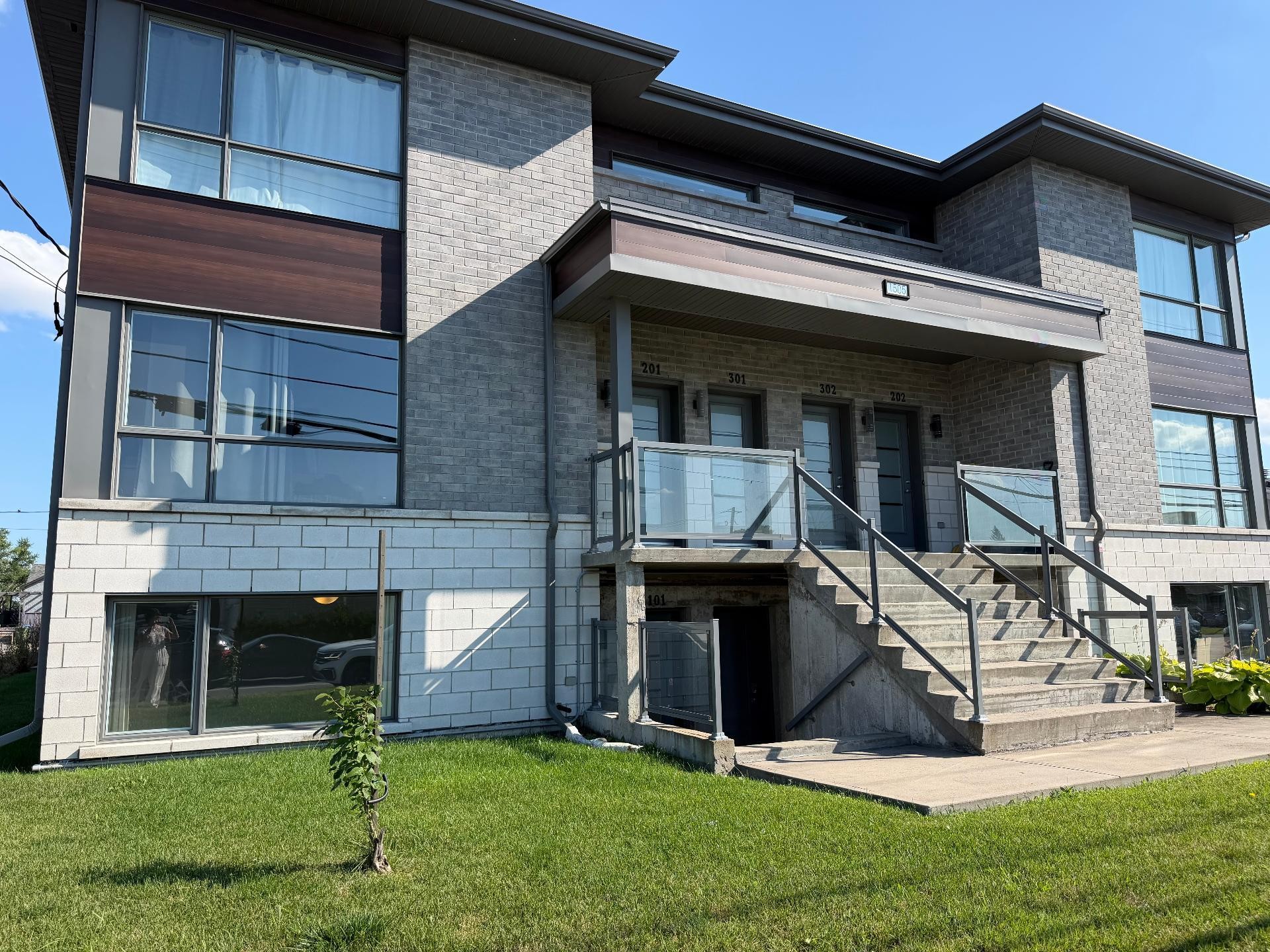 









1505


Rue Bernier

, 101,
Saint-Jean-sur-Richelieu,




QC
J2W2G8

