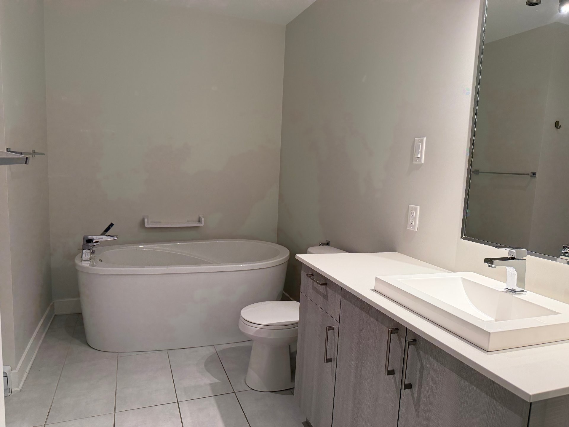 









1505


Rue Bernier

, 101,
Saint-Jean-sur-Richelieu,




QC
J2W2G8

