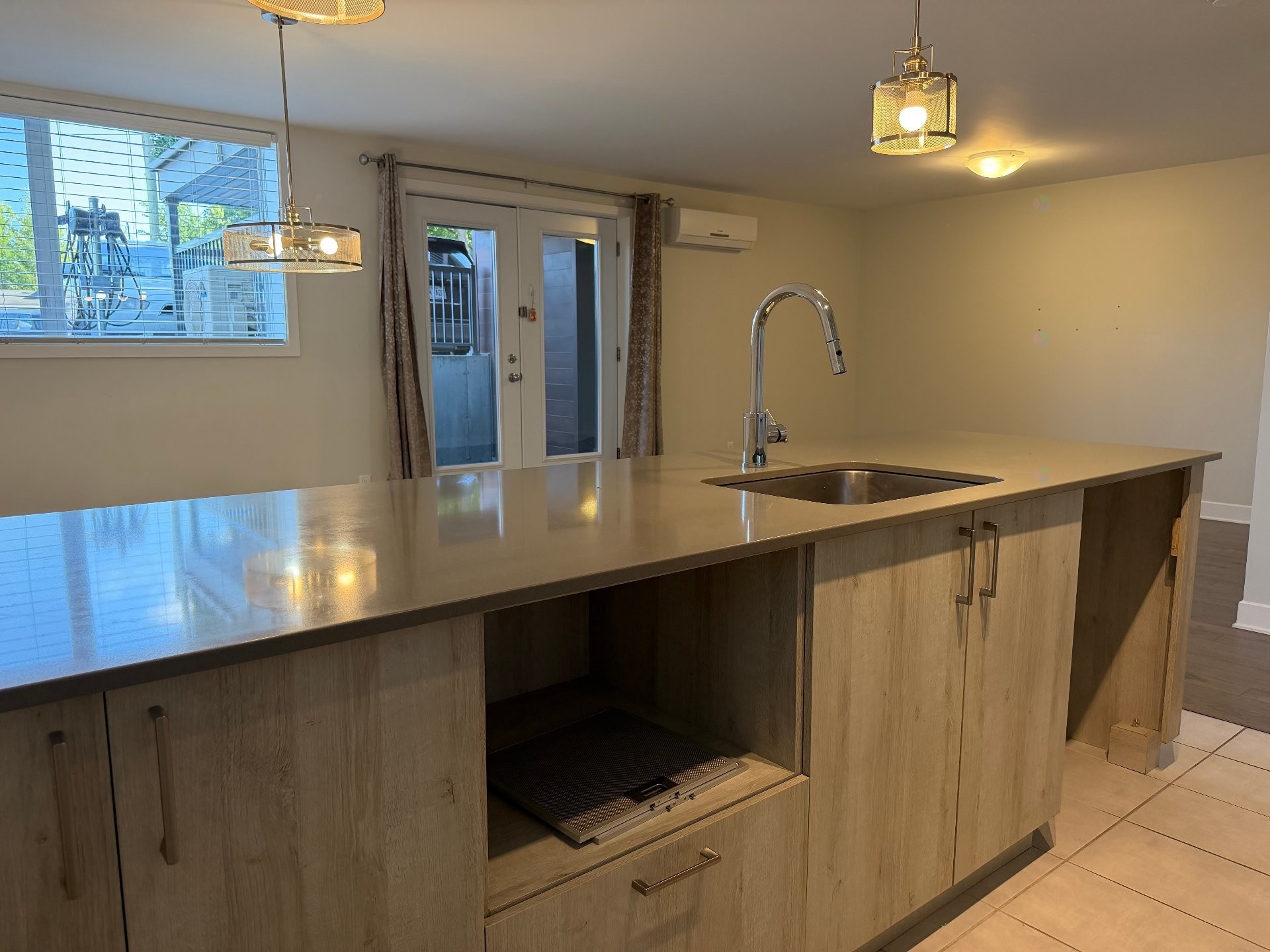 









1505


Rue Bernier

, 101,
Saint-Jean-sur-Richelieu,




QC
J2W2G8


