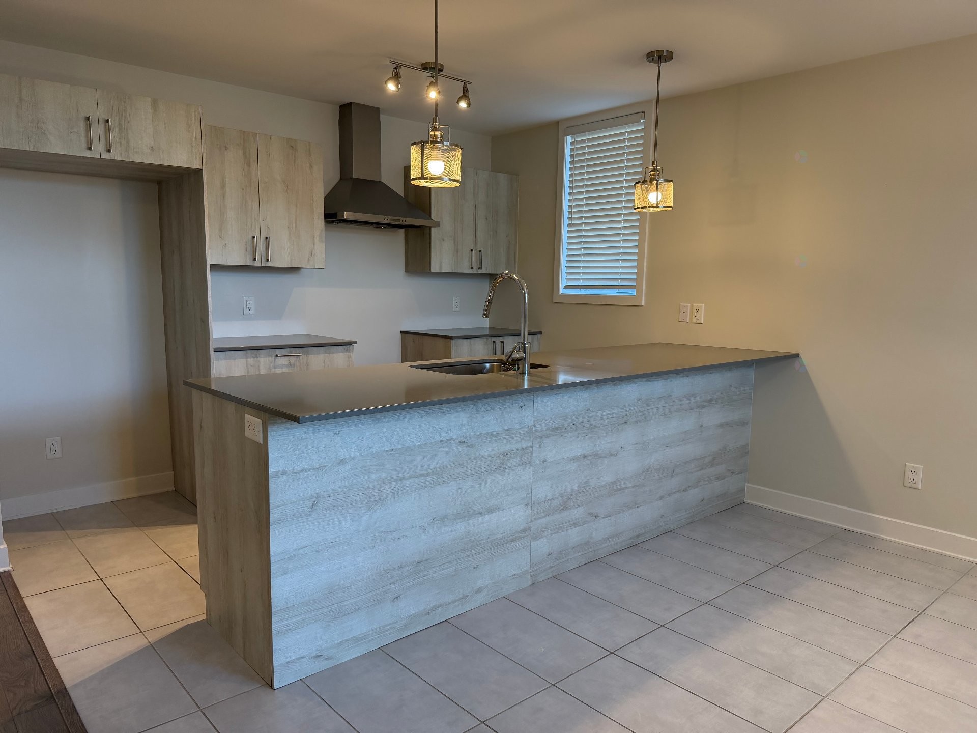 









1505


Rue Bernier

, 101,
Saint-Jean-sur-Richelieu,




QC
J2W2G8

