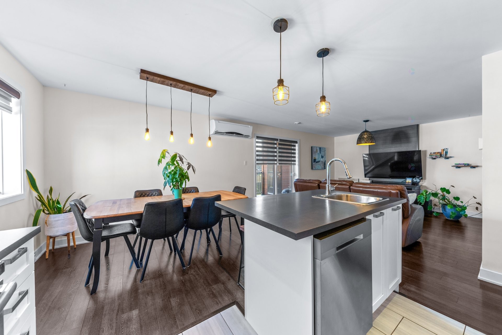 









78


Rue Chénier

, 101,
Saint-Philippe,




QC
J0L2K0


