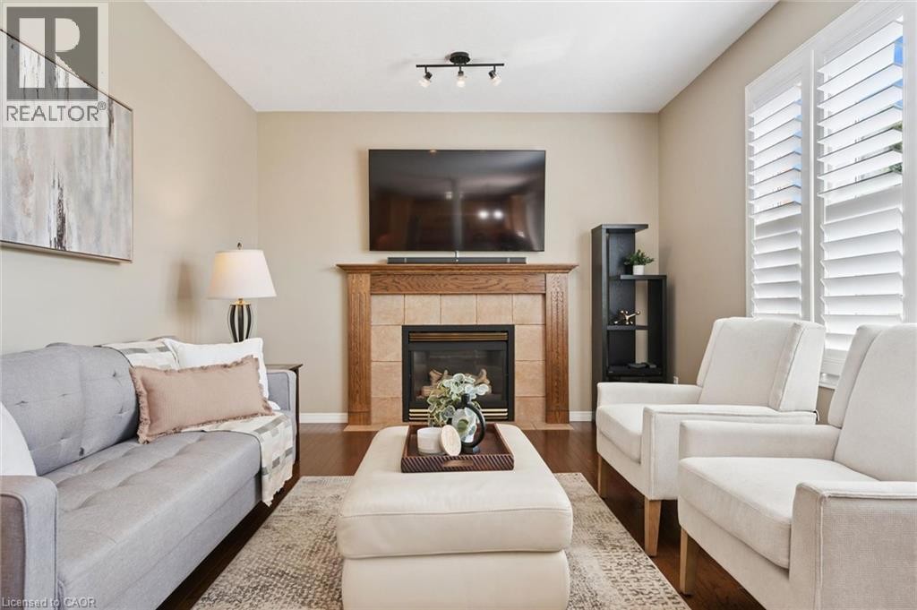 












32 PINE RIDGE Drive

,
Guelph,




Ontario
N1L1K3


