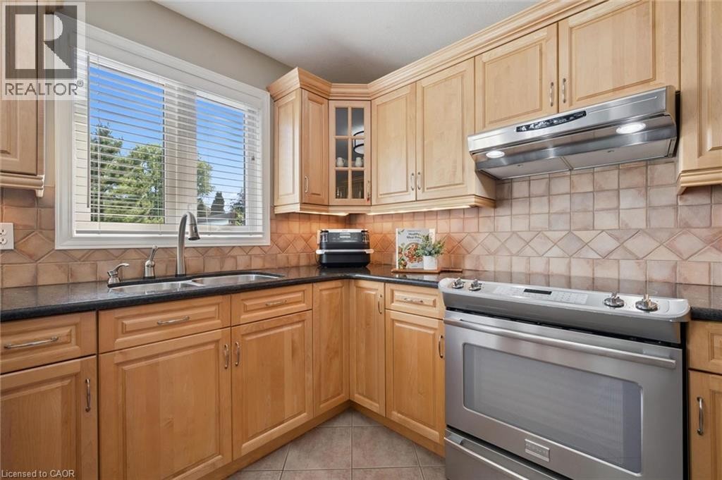 












32 PINE RIDGE Drive

,
Guelph,




Ontario
N1L1K3

