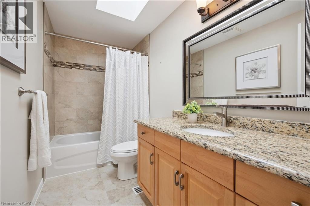 












32 PINE RIDGE Drive

,
Guelph,




Ontario
N1L1K3

