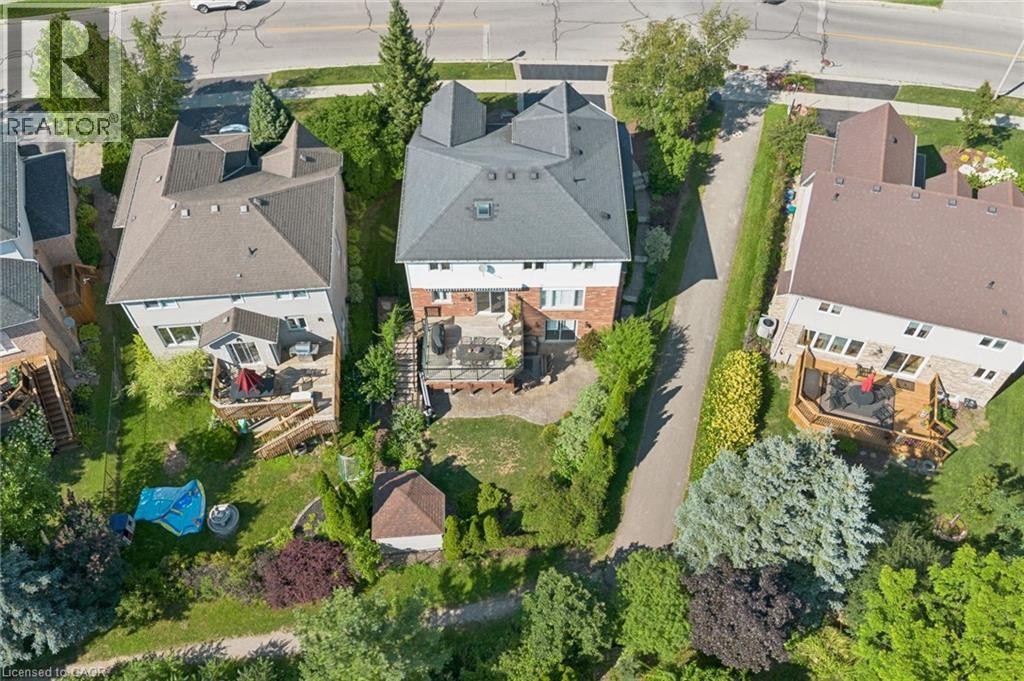 












32 PINE RIDGE Drive

,
Guelph,




Ontario
N1L1K3

