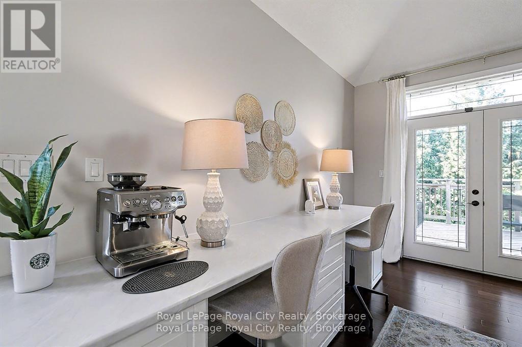 












8 ZADUK PLACE

,
Guelph (Kortright East),




Ontario
N1G0A7

