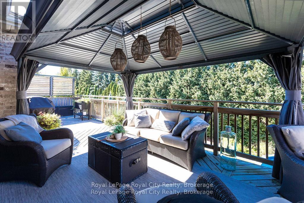 












8 ZADUK PLACE

,
Guelph (Kortright East),




Ontario
N1G0A7

