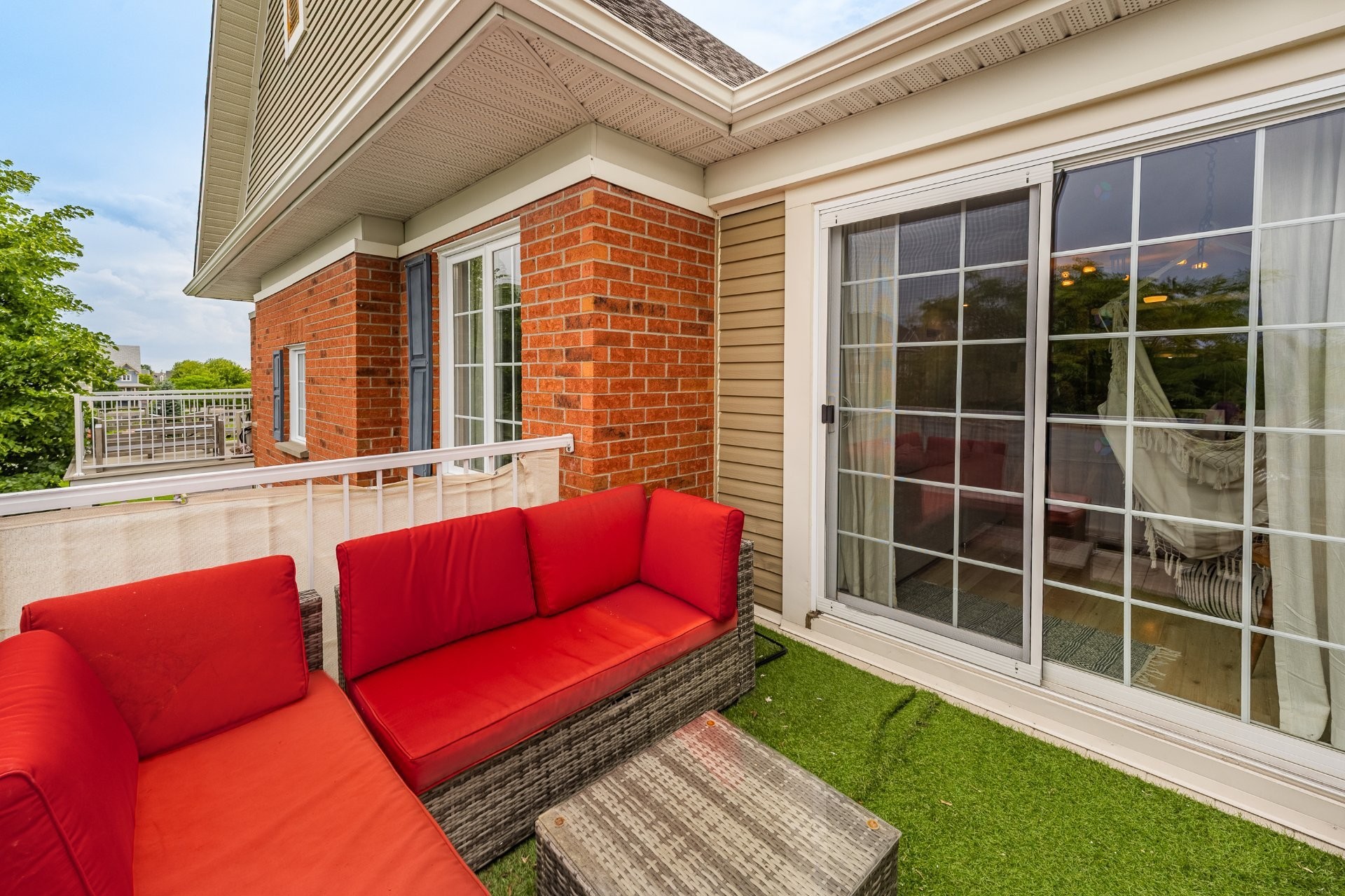 









780


Cours de la Raffinerie

,
Mont-Saint-Hilaire,




QC
J3H0C7

