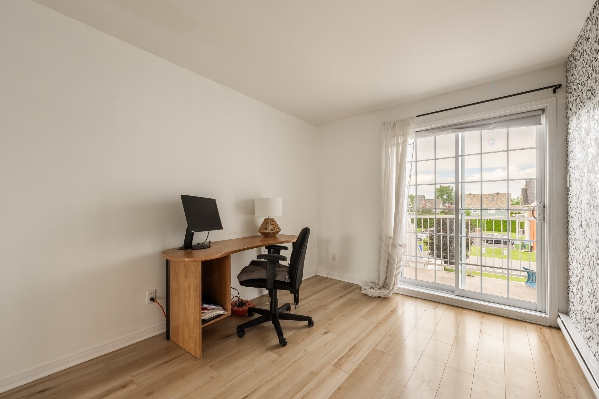 









780


Cours de la Raffinerie

,
Mont-Saint-Hilaire,




QC
J3H0C7

