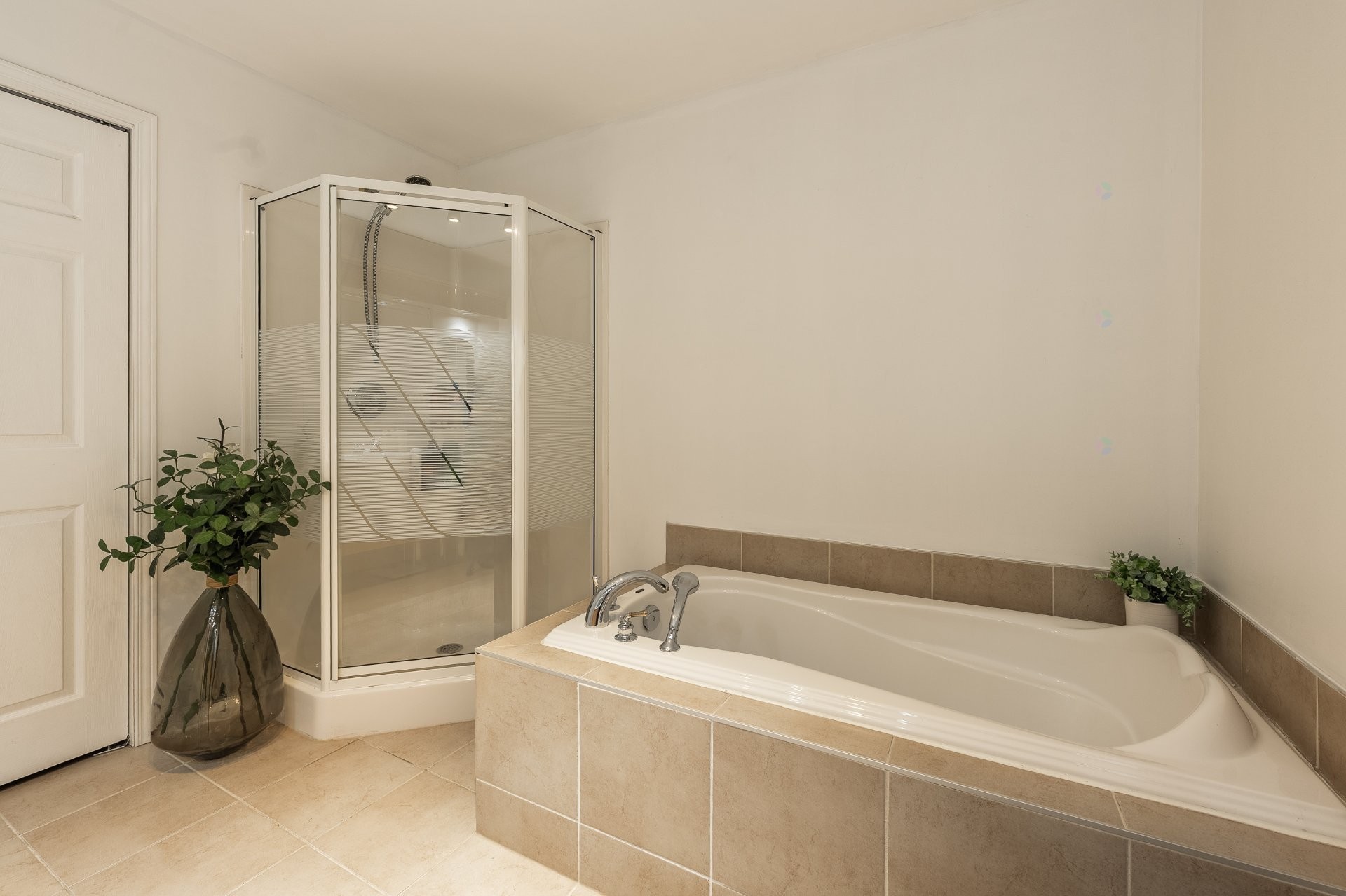 









780


Cours de la Raffinerie

,
Mont-Saint-Hilaire,




QC
J3H0C7


