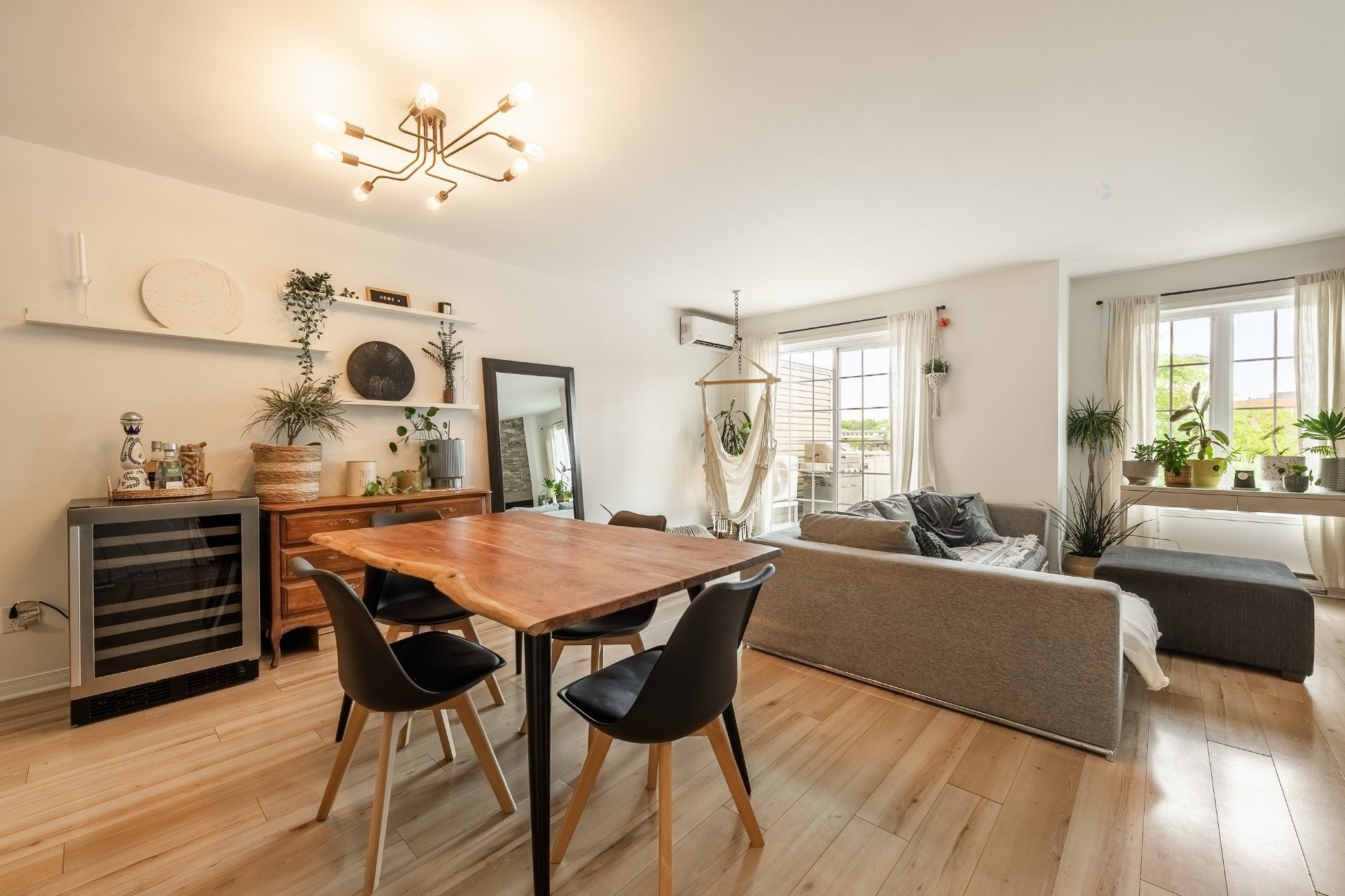 









780


Cours de la Raffinerie

,
Mont-Saint-Hilaire,




QC
J3H0C7

