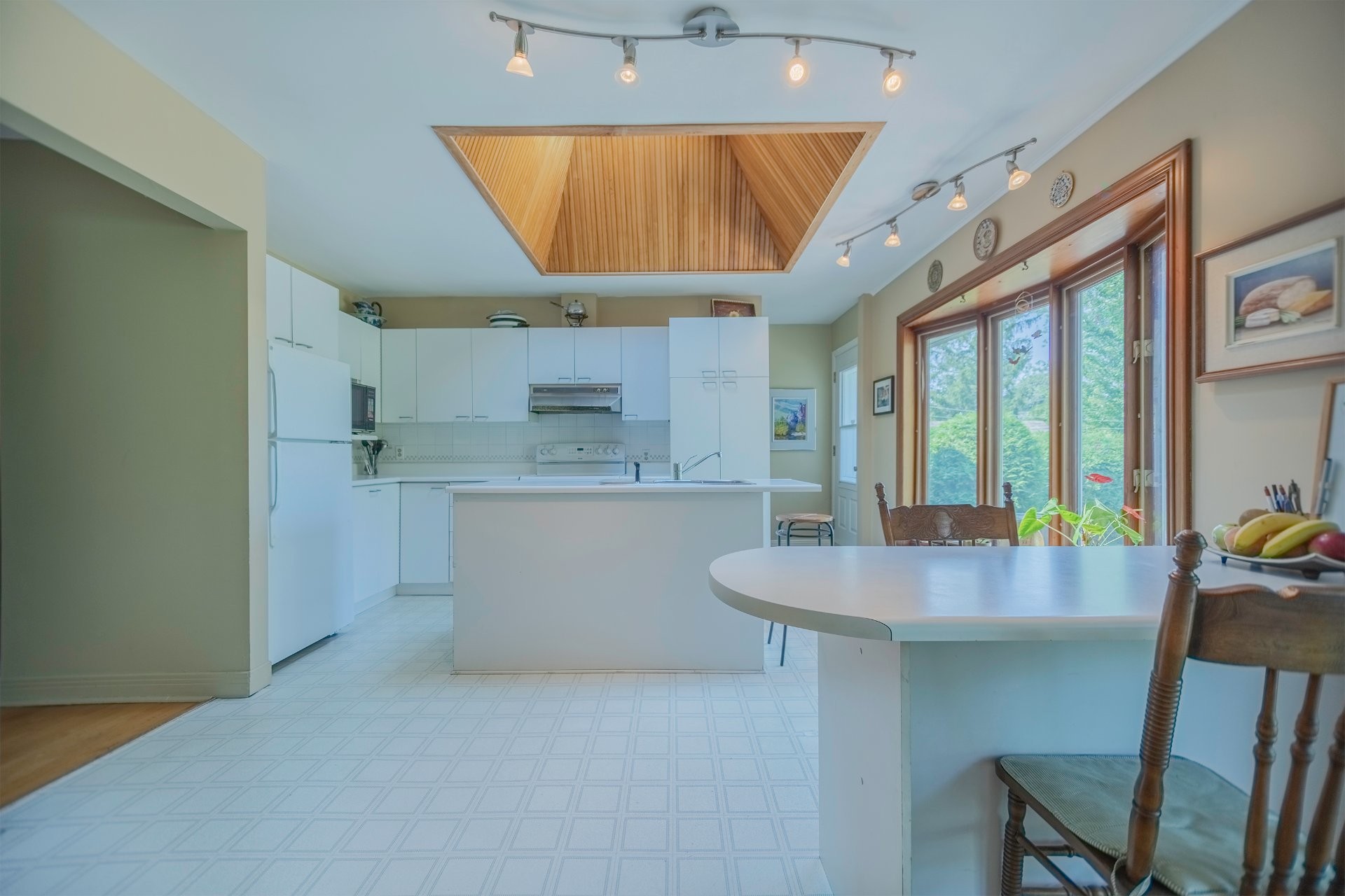 









242


Av. de Sanford

,
Saint-Lambert,




QC
J4P2X6

