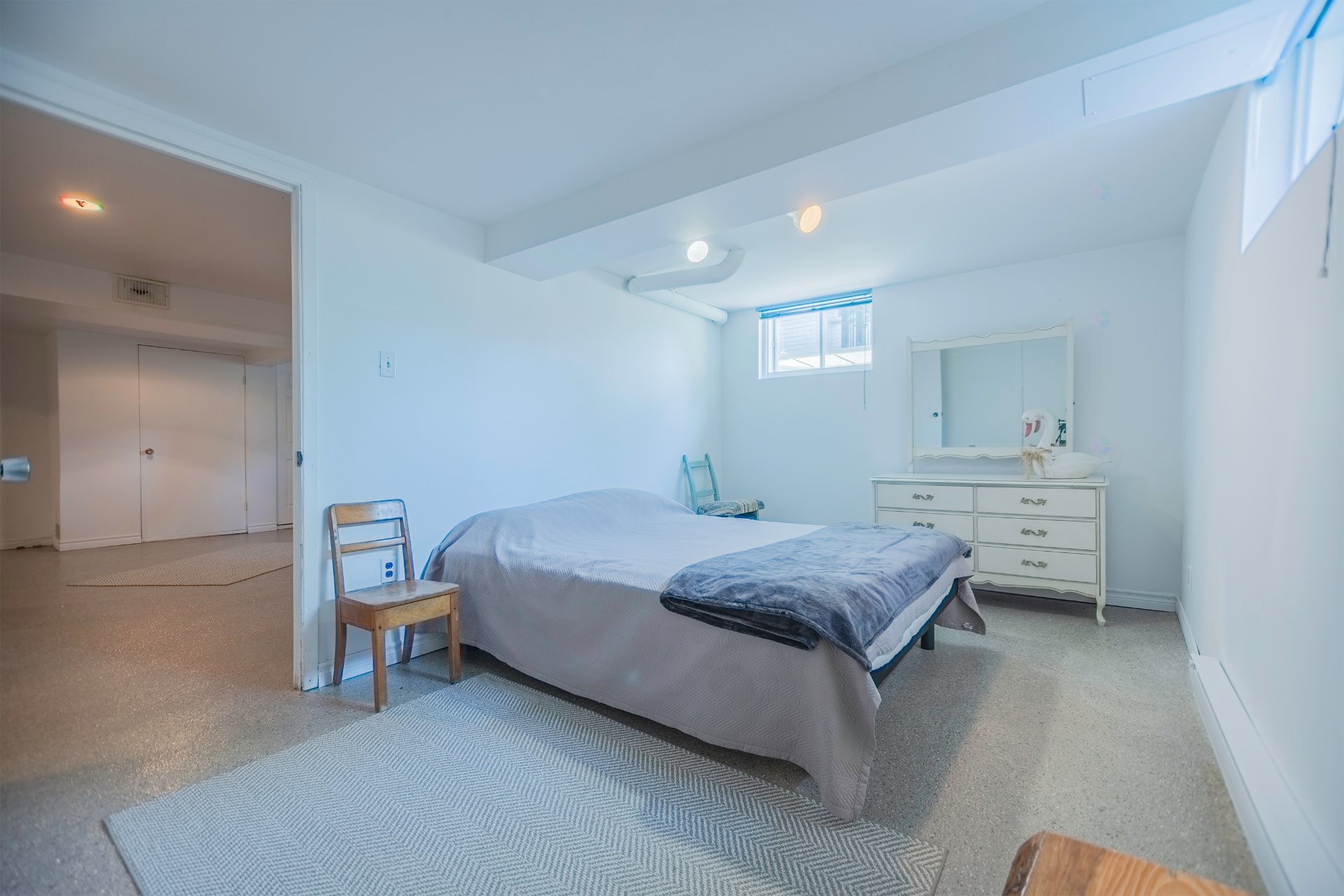 









242


Av. de Sanford

,
Saint-Lambert,




QC
J4P2X6

