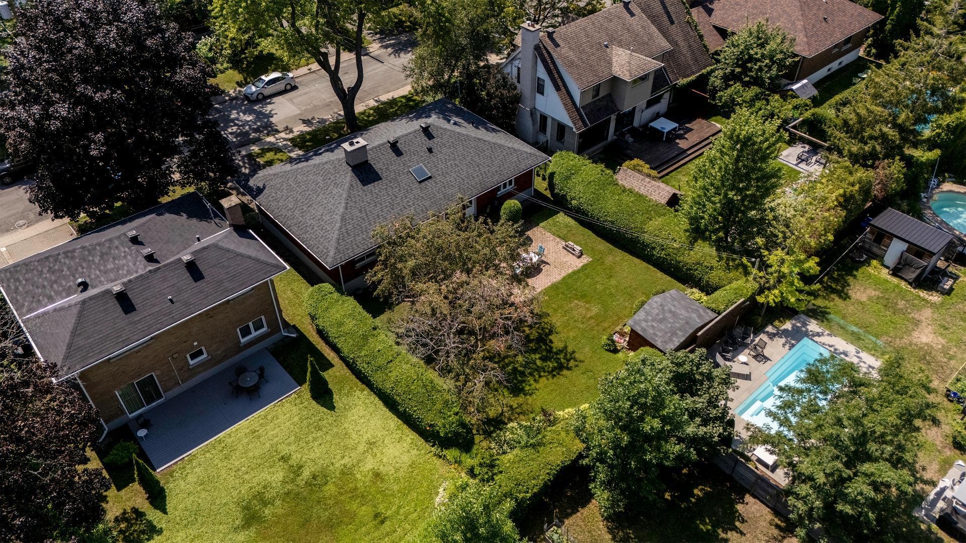 









242


Av. de Sanford

,
Saint-Lambert,




QC
J4P2X6

