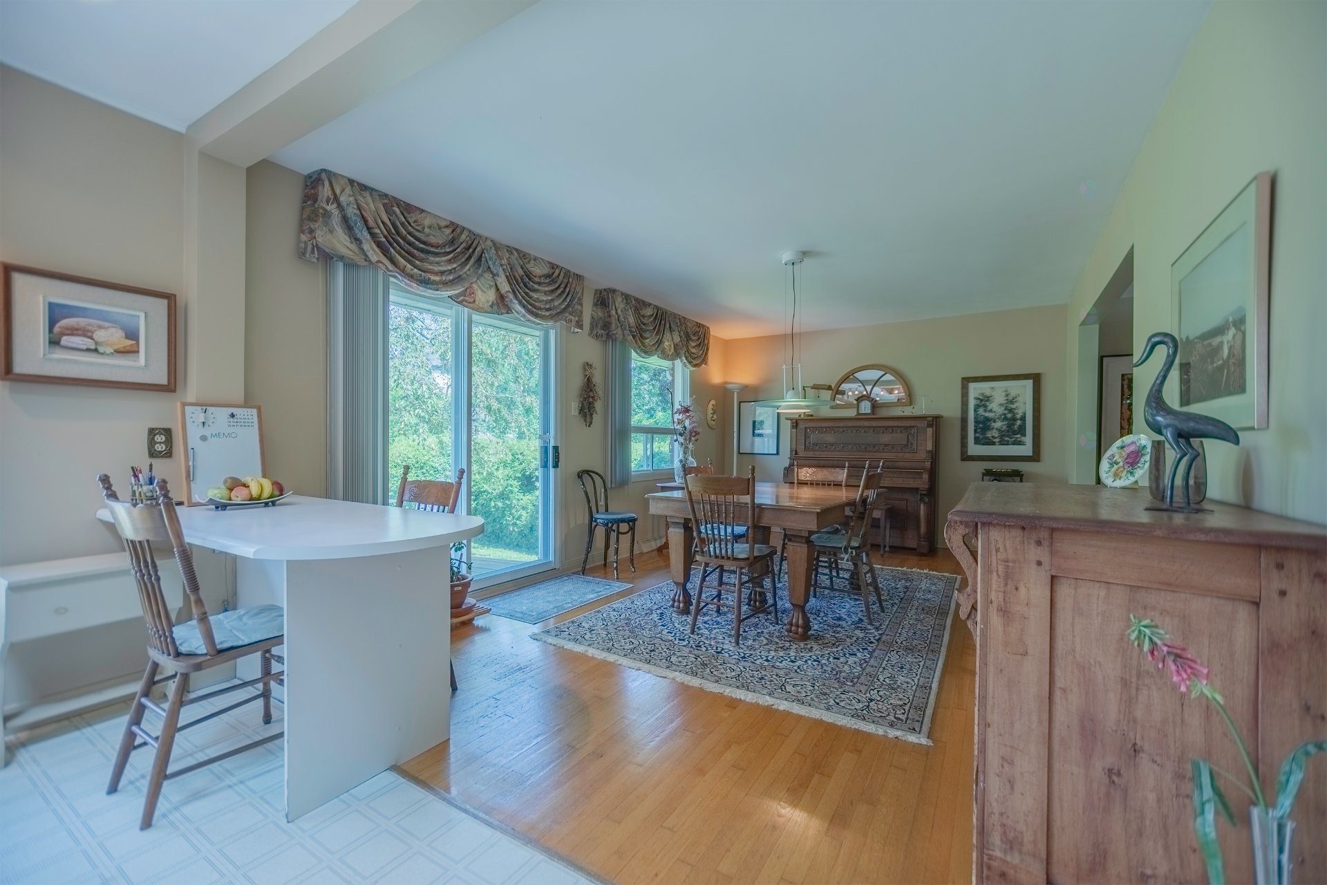 









242


Av. de Sanford

,
Saint-Lambert,




QC
J4P2X6

