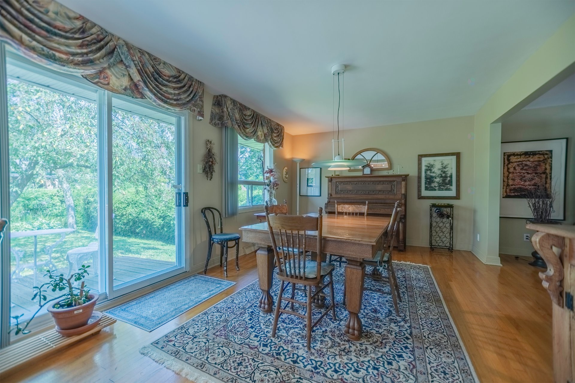 









242


Av. de Sanford

,
Saint-Lambert,




QC
J4P2X6

