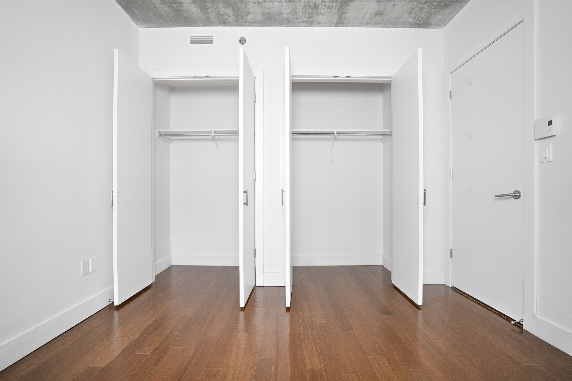 









1199


Rue Bishop

, 806,
Montréal (Ville-Marie),




QC
H3G2E3

