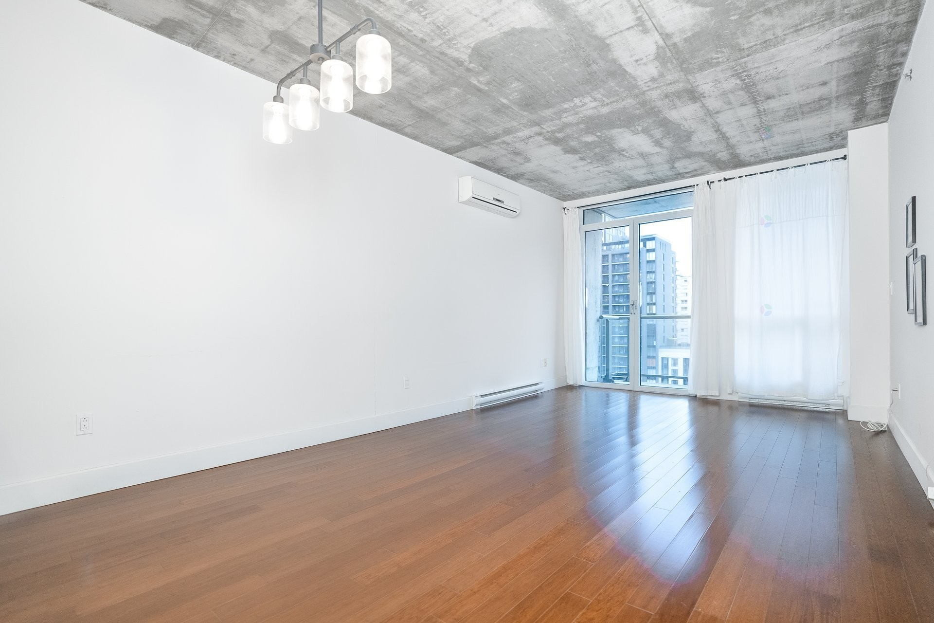 









1199


Rue Bishop

, 806,
Montréal (Ville-Marie),




QC
H3G2E3

