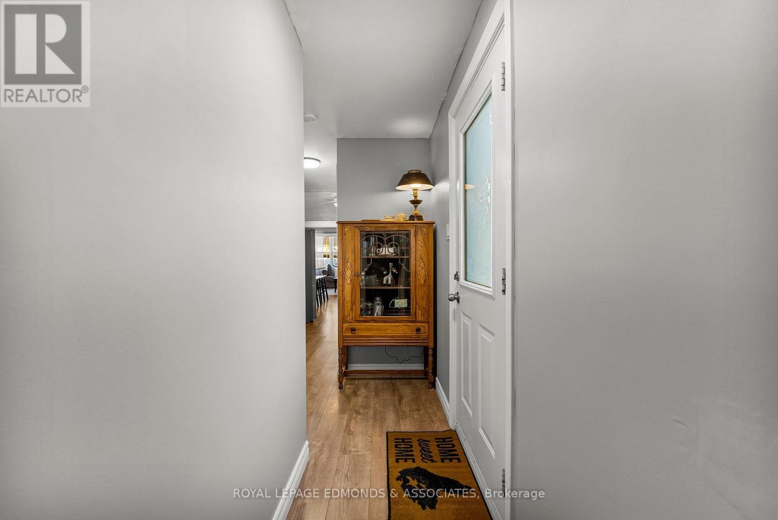 












5 HUNTERS RUN LANE

,
Laurentian Hills,




Ontario
K0J1J0

