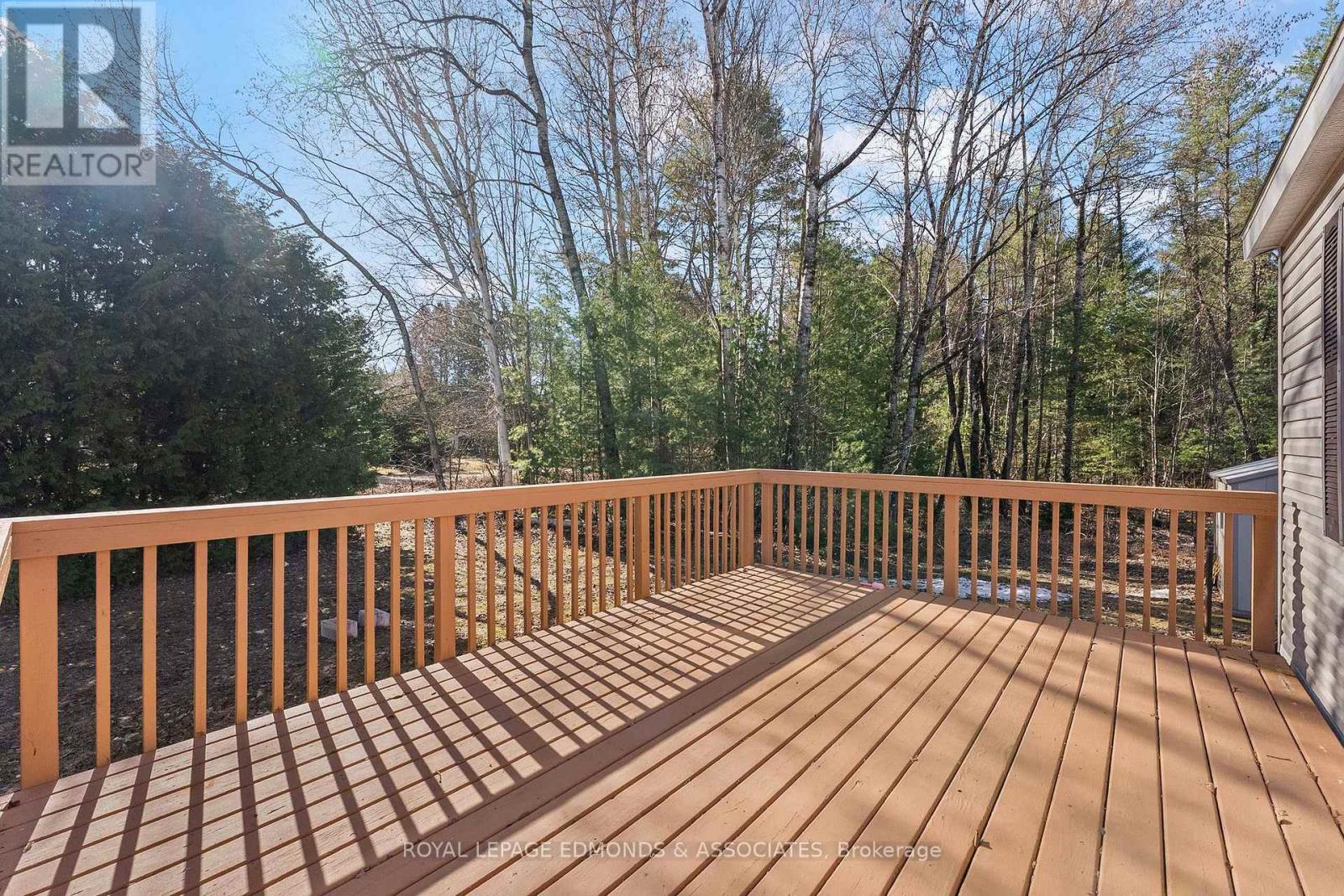 












5 HUNTERS RUN LANE

,
Laurentian Hills,




Ontario
K0J1J0

