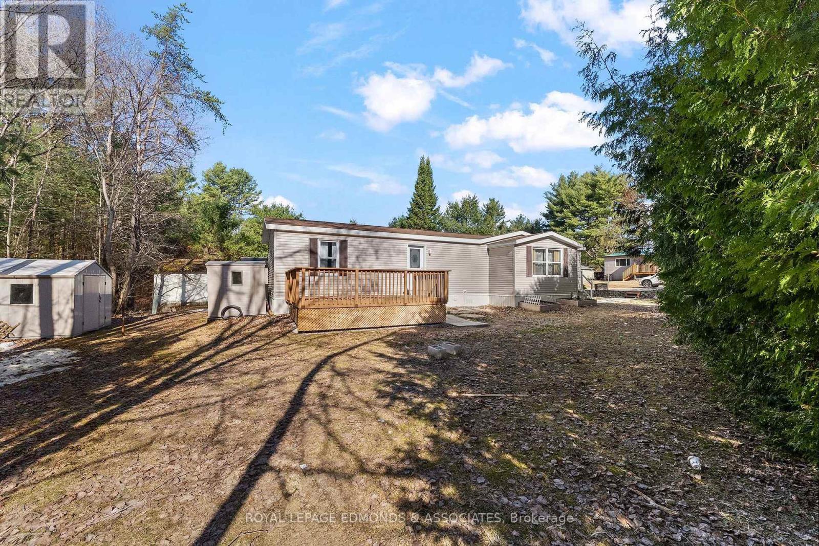 












5 HUNTERS RUN LANE

,
Laurentian Hills,




Ontario
K0J1J0


