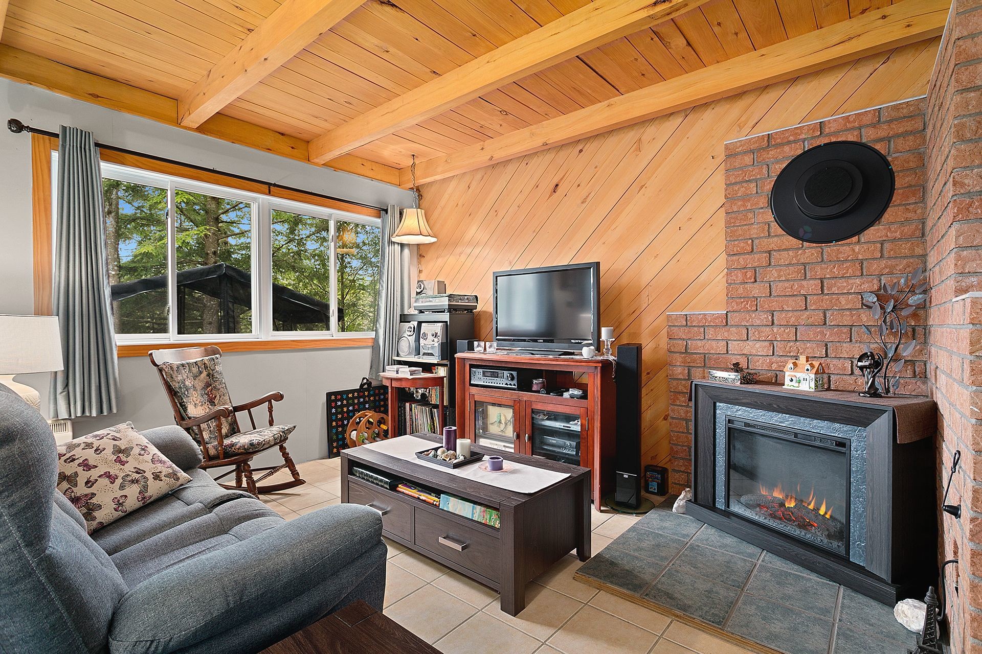 









114


Ch. du Lac-Bois-Franc

,
Val-des-Monts,




QC
J8N1C7

