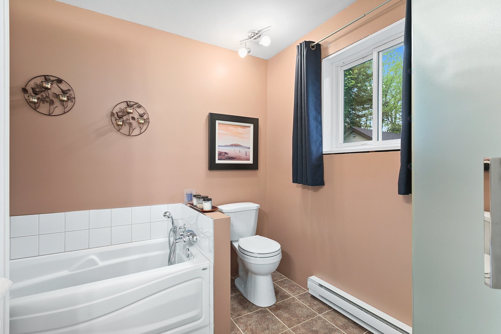 









114


Ch. du Lac-Bois-Franc

,
Val-des-Monts,




QC
J8N1C7

