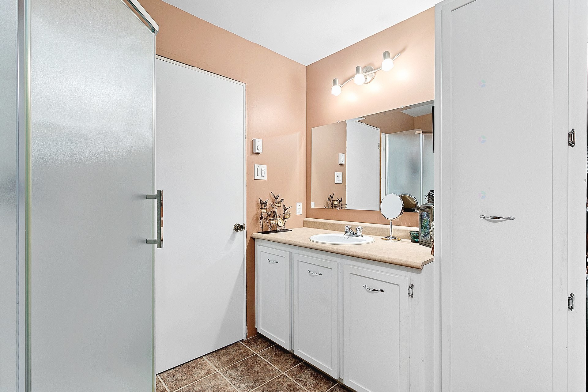 









114


Ch. du Lac-Bois-Franc

,
Val-des-Monts,




QC
J8N1C7

