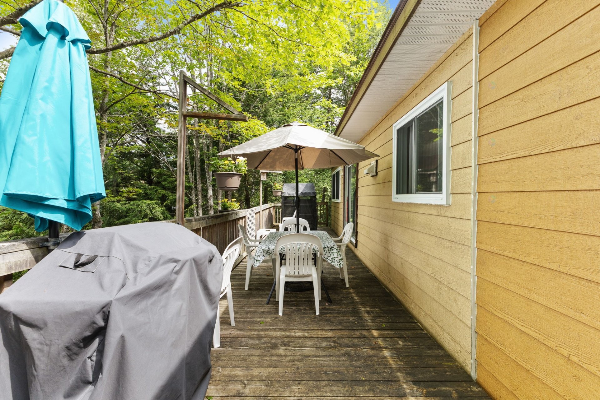 









114


Ch. du Lac-Bois-Franc

,
Val-des-Monts,




QC
J8N1C7

