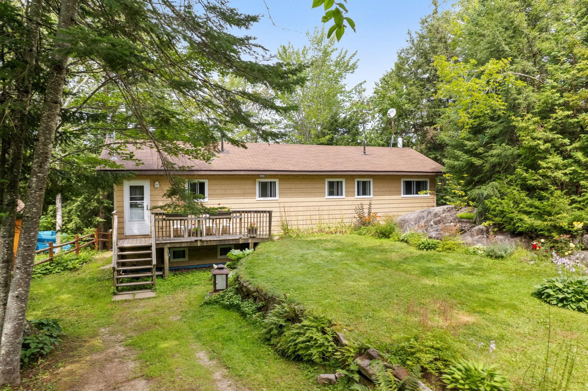 









114


Ch. du Lac-Bois-Franc

,
Val-des-Monts,




QC
J8N1C7

