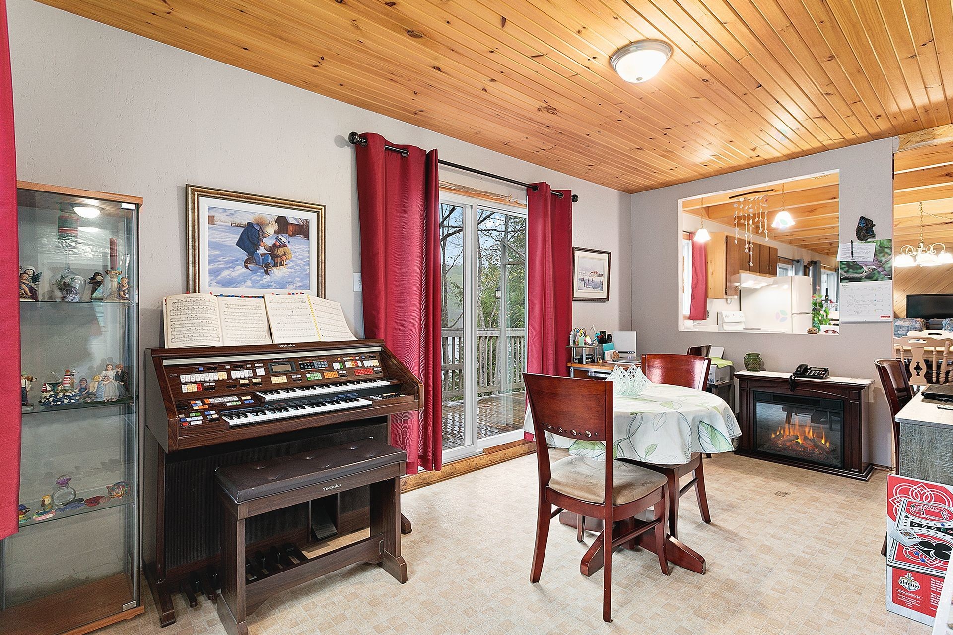 









114


Ch. du Lac-Bois-Franc

,
Val-des-Monts,




QC
J8N1C7

