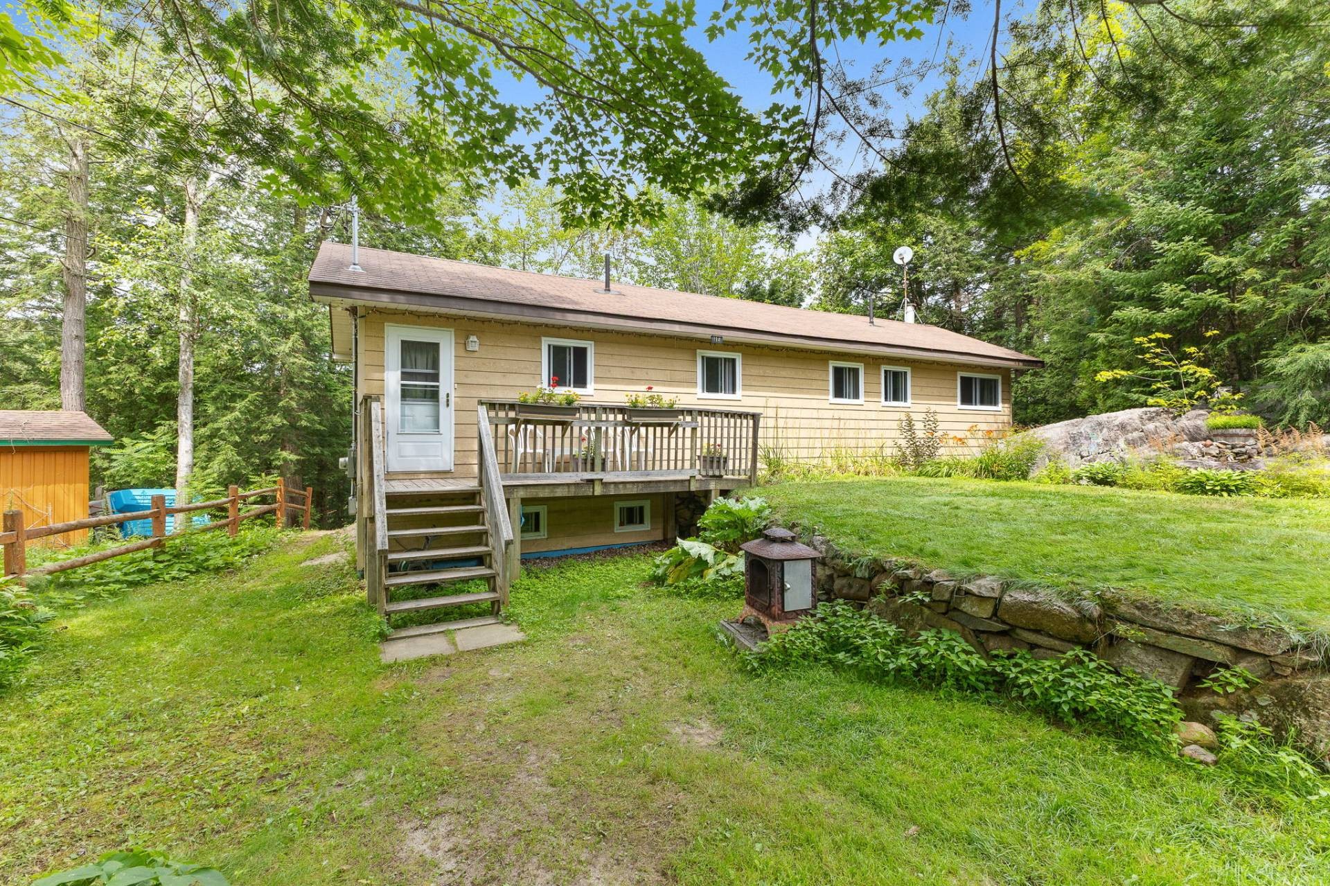 









114


Ch. du Lac-Bois-Franc

,
Val-des-Monts,




QC
J8N1C7

