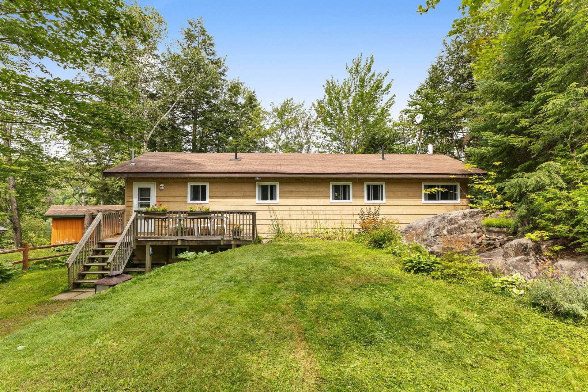









114


Ch. du Lac-Bois-Franc

,
Val-des-Monts,




QC
J8N1C7

