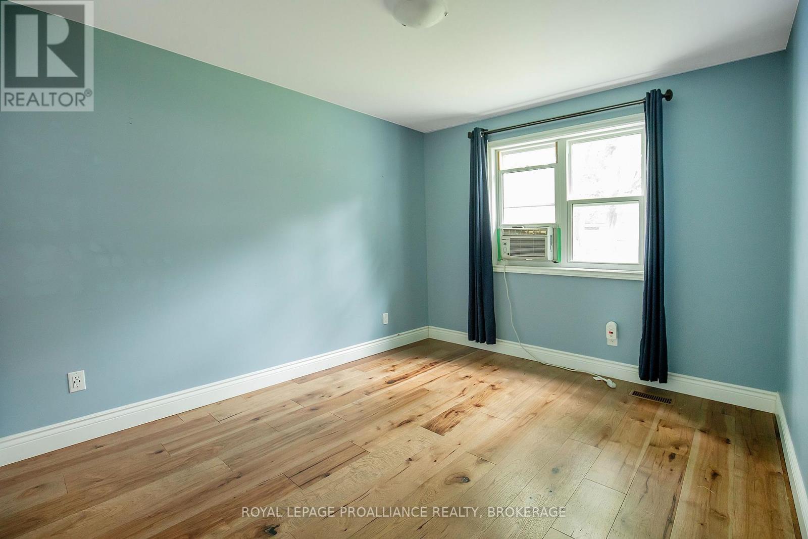 












75 SCOTT STREET

,
Kingston (Central City East),




Ontario
K7L1L6


