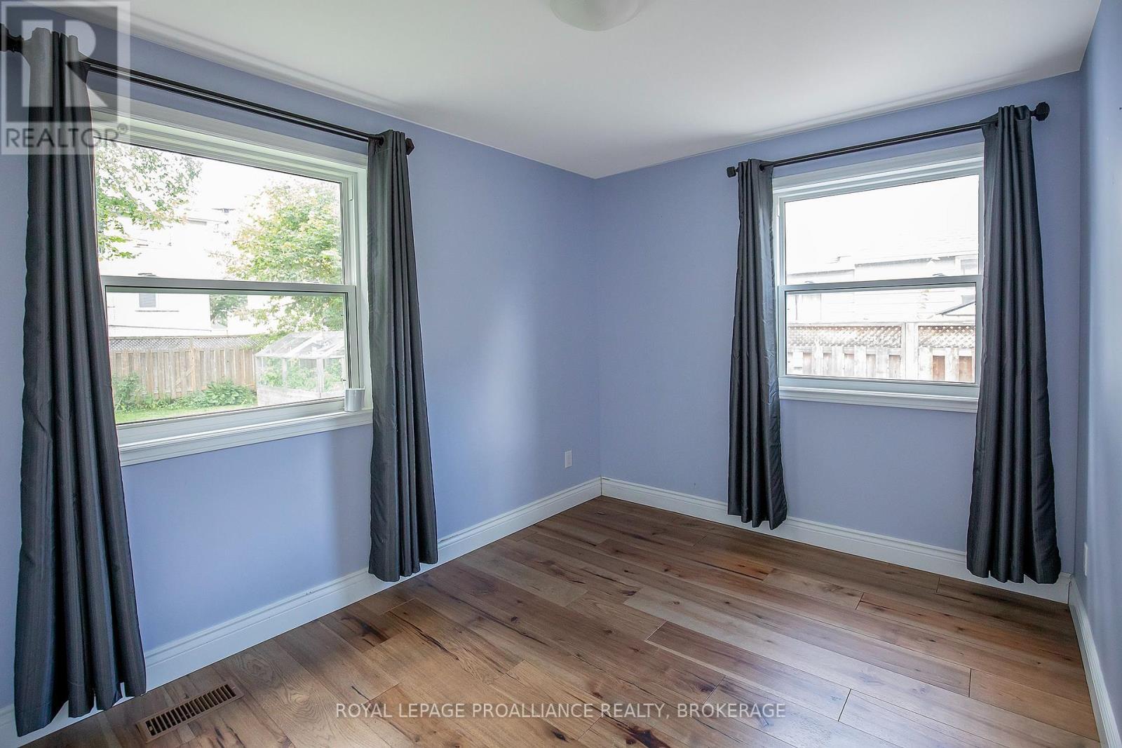 












75 SCOTT STREET

,
Kingston (Central City East),




Ontario
K7L1L6

