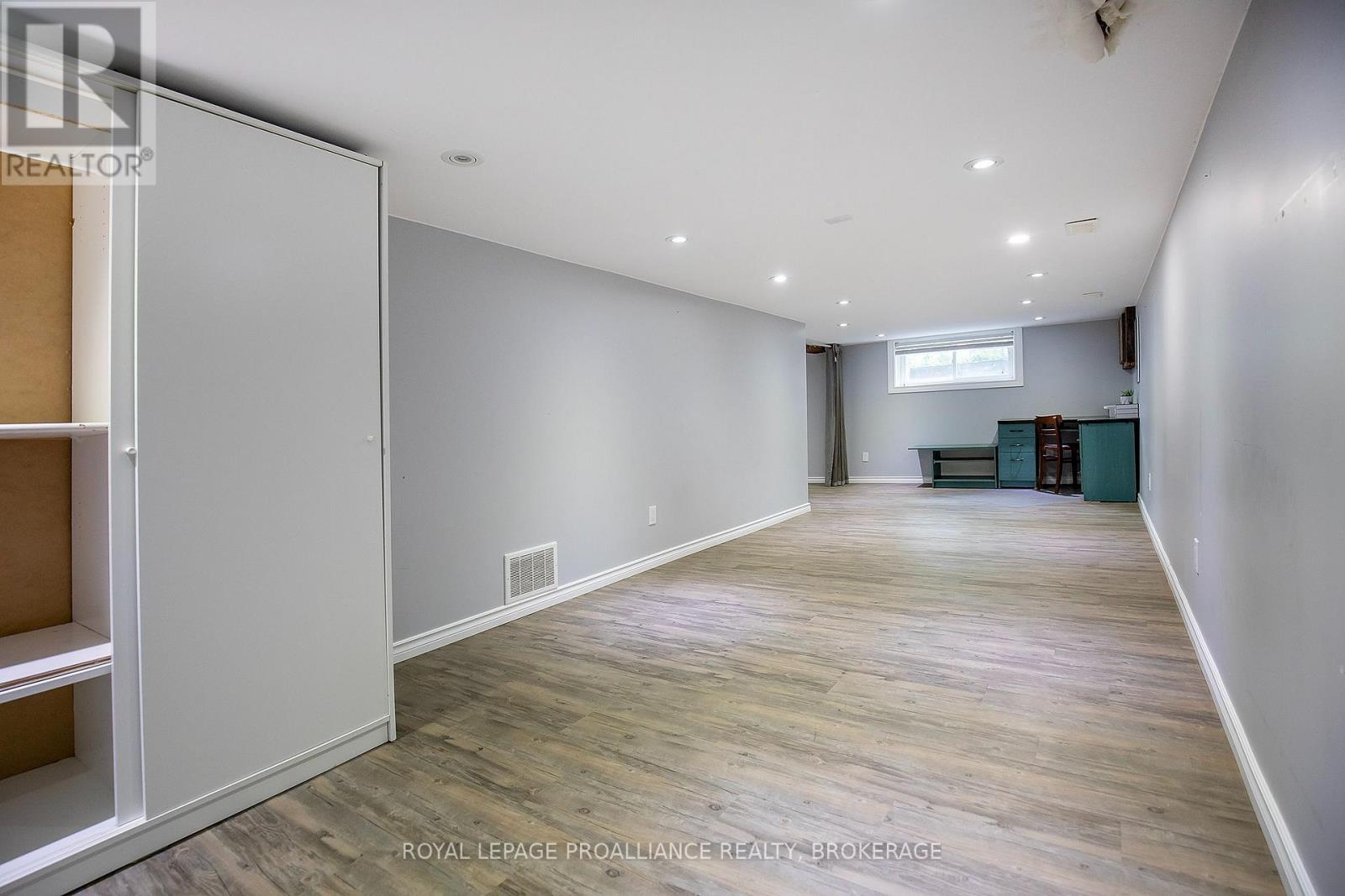 












75 SCOTT STREET

,
Kingston (Central City East),




Ontario
K7L1L6

