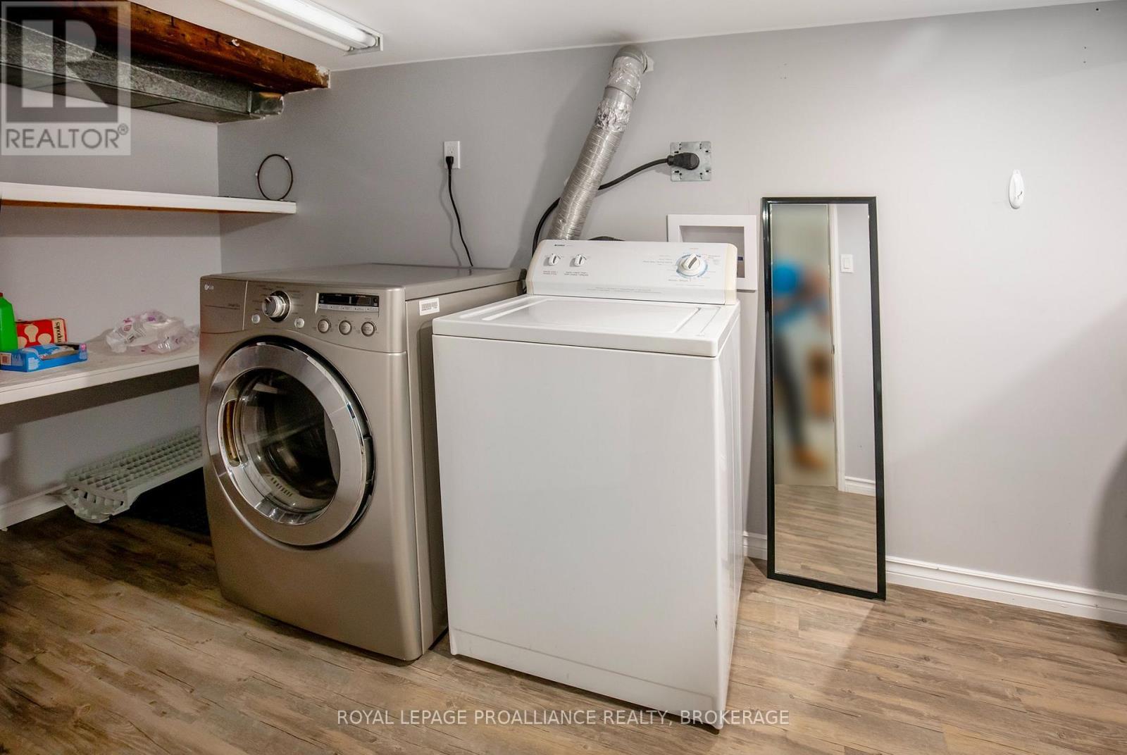 












75 SCOTT STREET

,
Kingston (Central City East),




Ontario
K7L1L6

