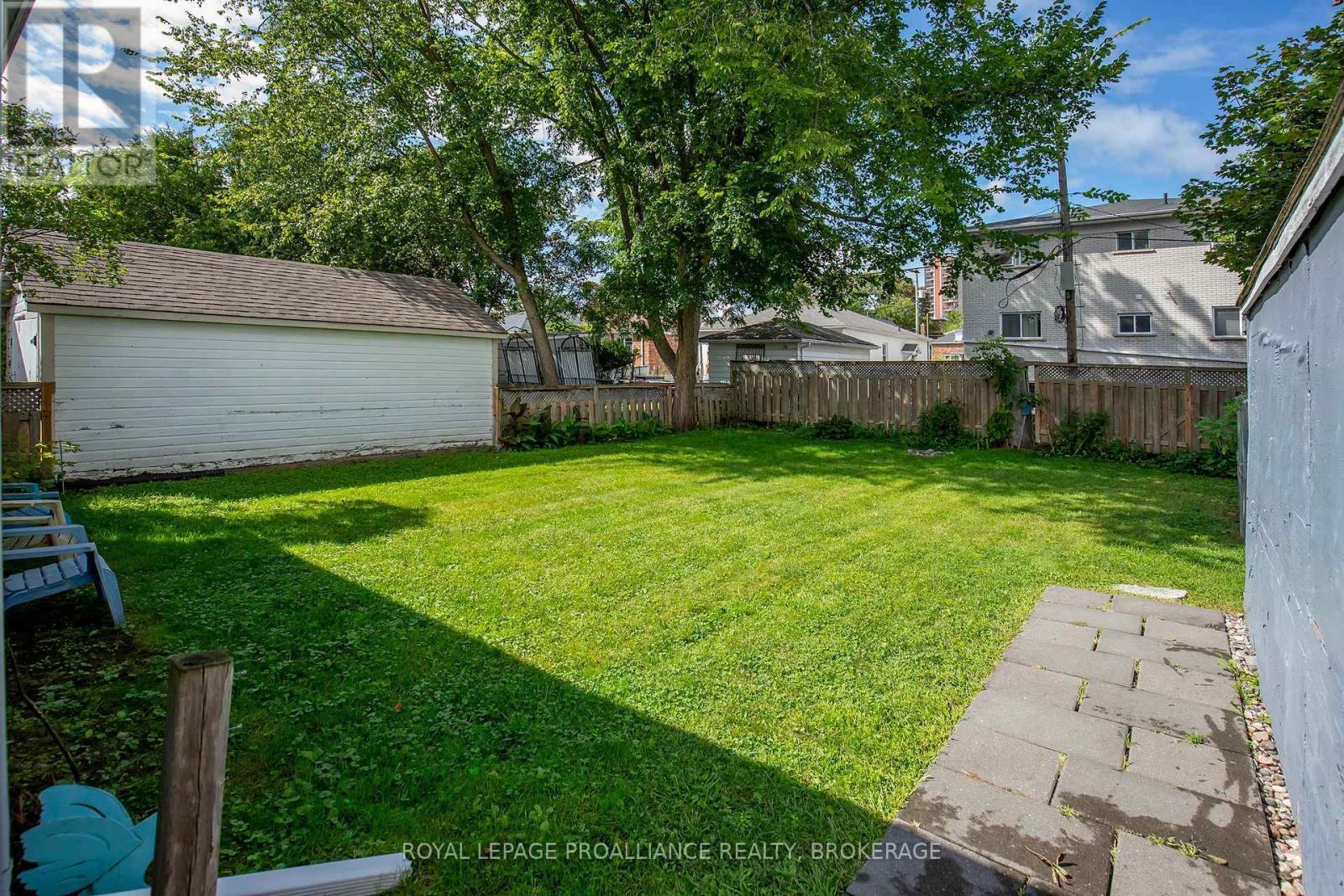 












75 SCOTT STREET

,
Kingston (Central City East),




Ontario
K7L1L6

