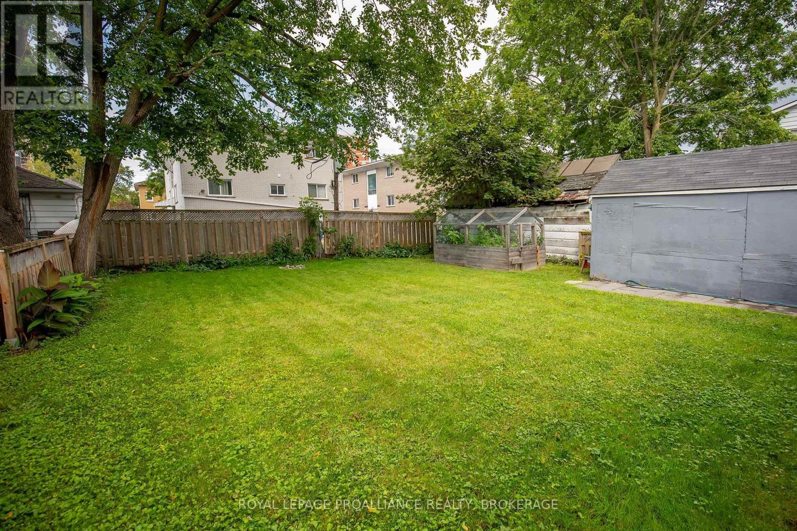 












75 SCOTT STREET

,
Kingston (Central City East),




Ontario
K7L1L6

